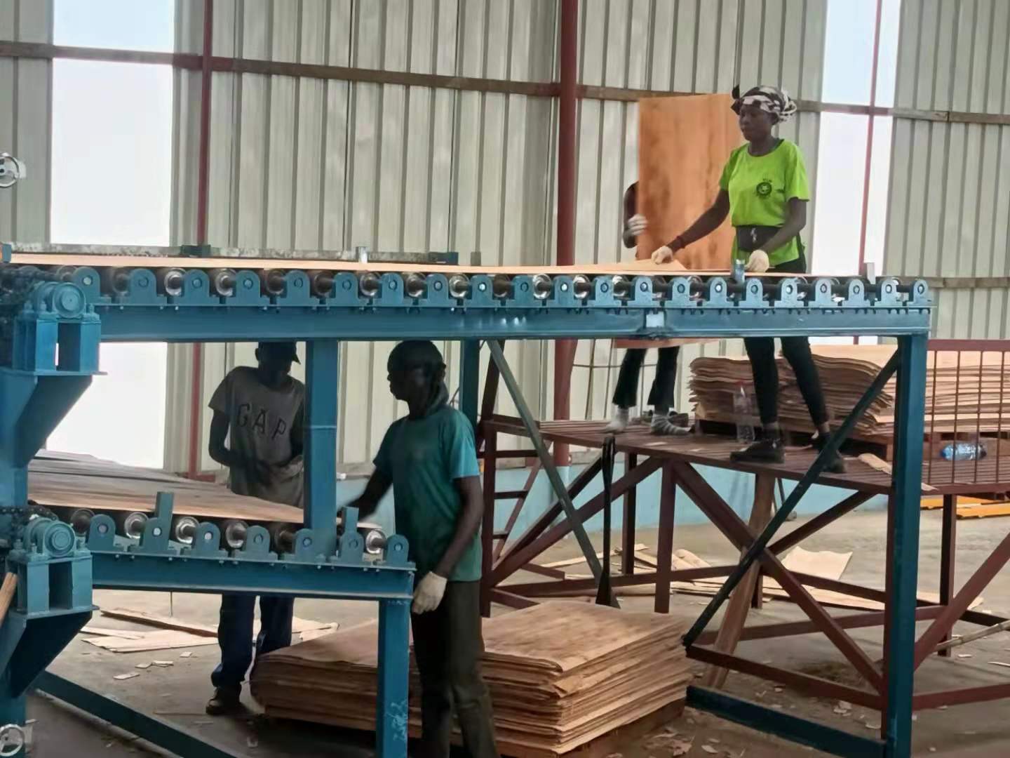 杨木单板男女羞羞视频大全免费 杨木单板男女羞羞视频大全免费